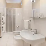 Residenza Dei Fiori 4* 카네로 리비에라
