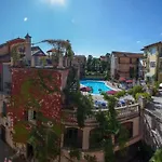 Residenza Dei Fiori 4*