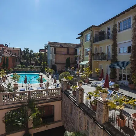Residenza Dei Fiori アパートホテル