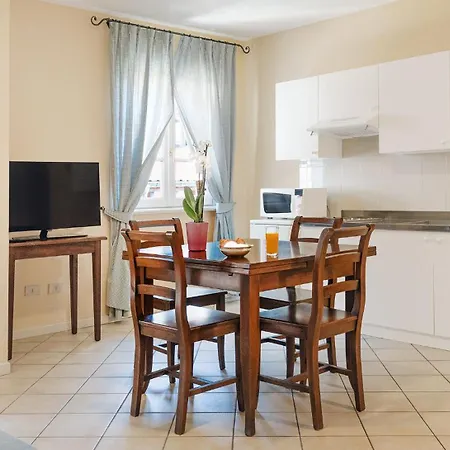 Residenza Dei Fiori Lägenhetshotell 4*