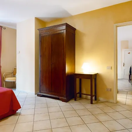 Residenza Dei Fiori カンネロ・リヴィエーラ