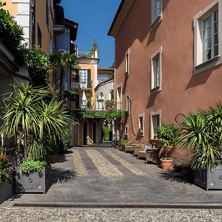 Residenza Dei Fiori 4*