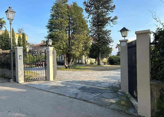 Residenza Dei Fiori アパートホテル