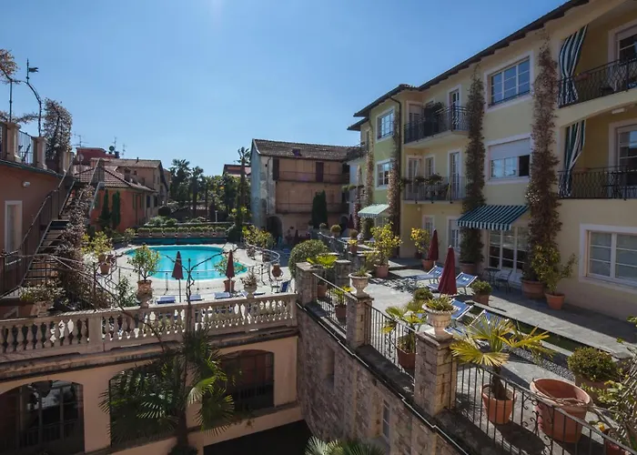 Residenza Dei Fiori アパートホテル