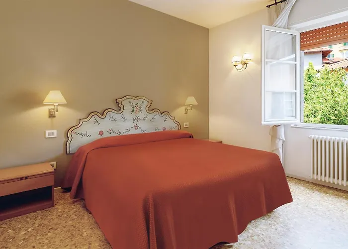 Residenza Dei Fiori شقة فندقية
