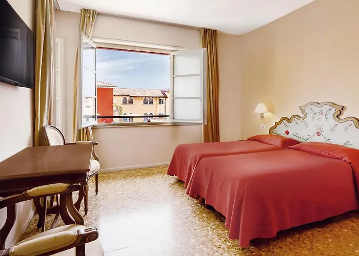 アパートホテル Residenza Dei Fiori カンネロ・リヴィエーラ
