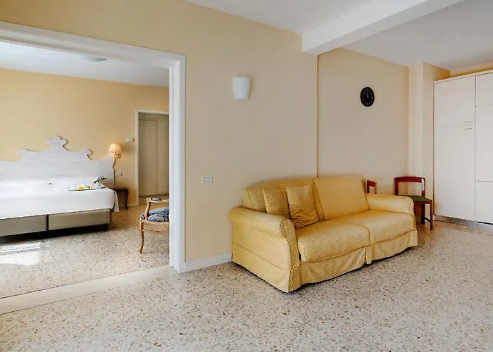 شقة فندقية Residenza Dei Fiori 4*