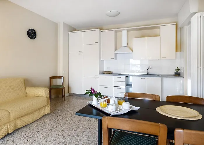 شقة فندقية Residenza Dei Fiori كانيرو ريفييرا