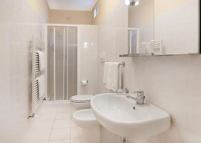 Residenza Dei Fiori 4* كانيرو ريفييرا